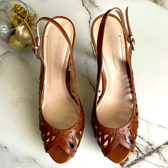 BCBGeneration Leather Duncan Saddle Vachetta Heels - Picture 2 of 10